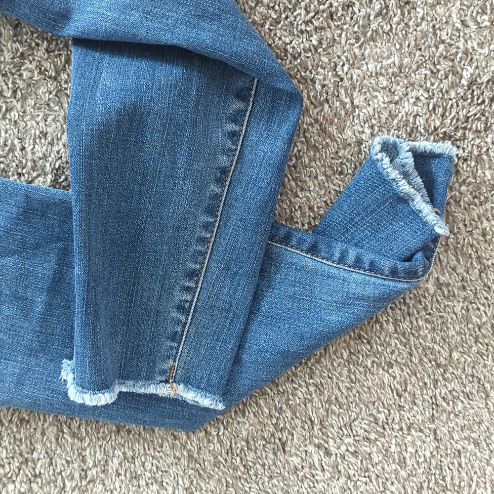 Women's Distressed Denim - Picture 5 of 5